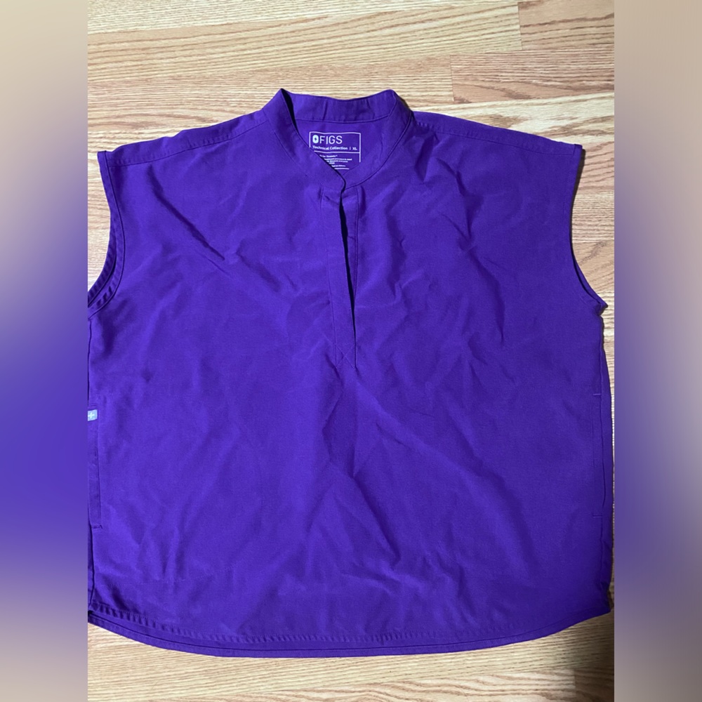 figs scrub top ultra violet